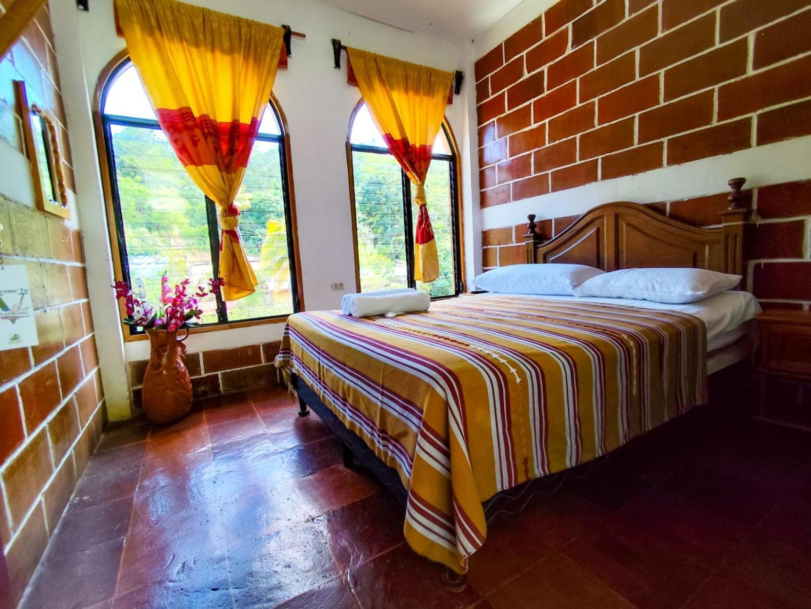 Vinas Hotel Lanquín Quarto foto